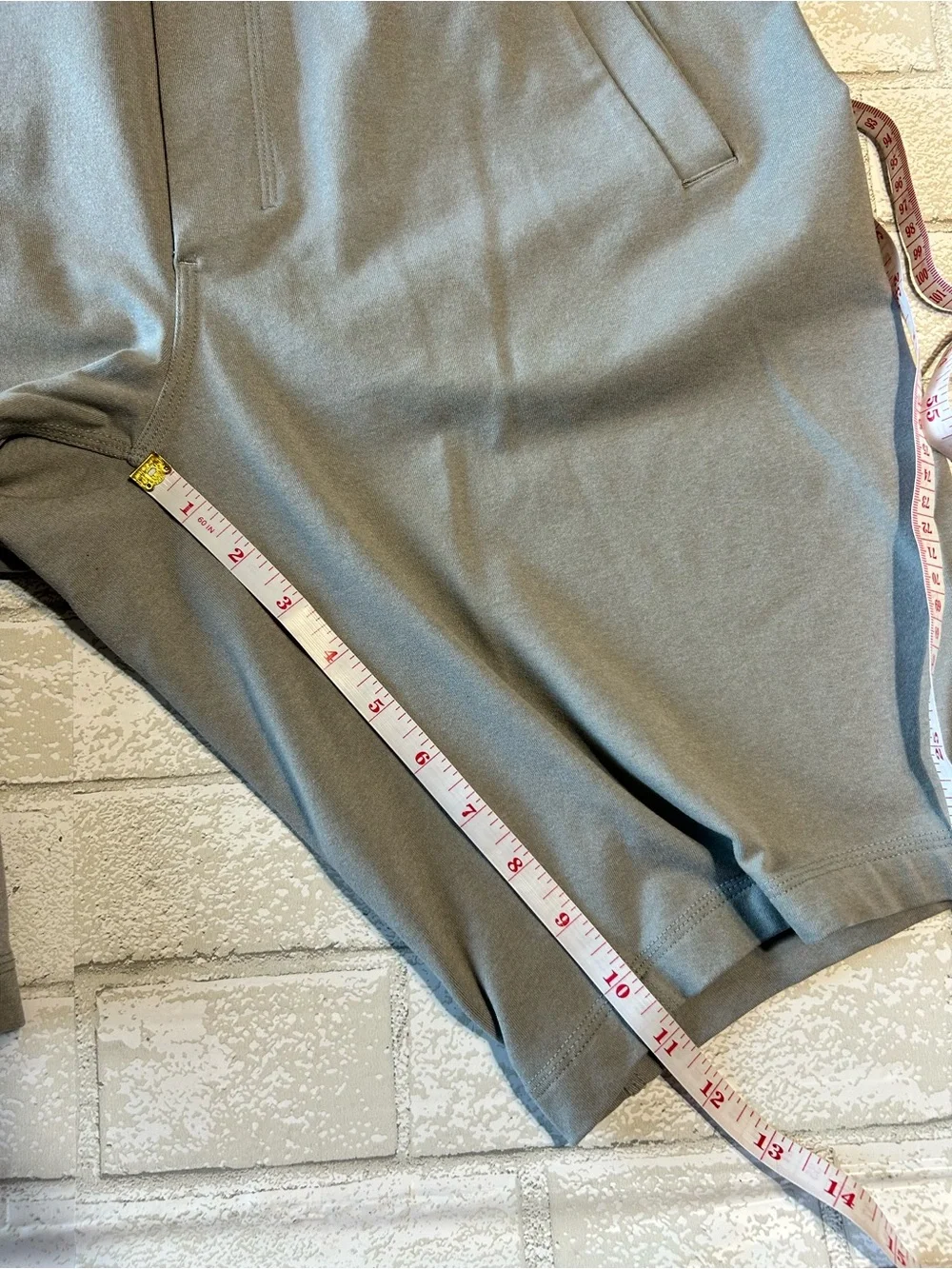 lululemon athletica Men's Light Gray Athletic Shorts Size Large
